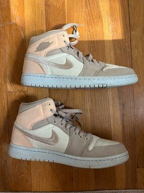 Nike Women’s air Jordan Sneakers in Beige and Peach